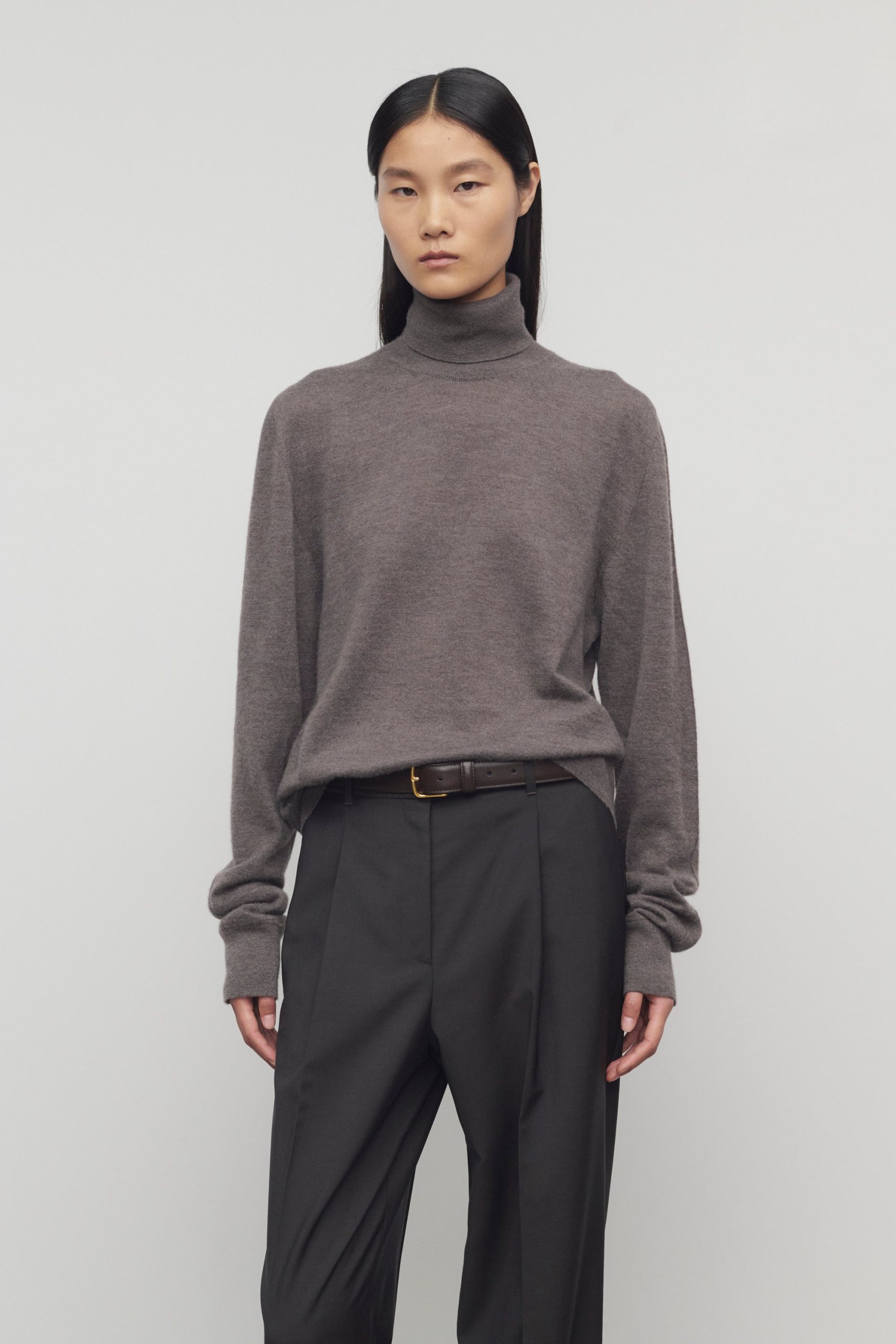 Lizzy Turtleneck in Cashmere - Image 3