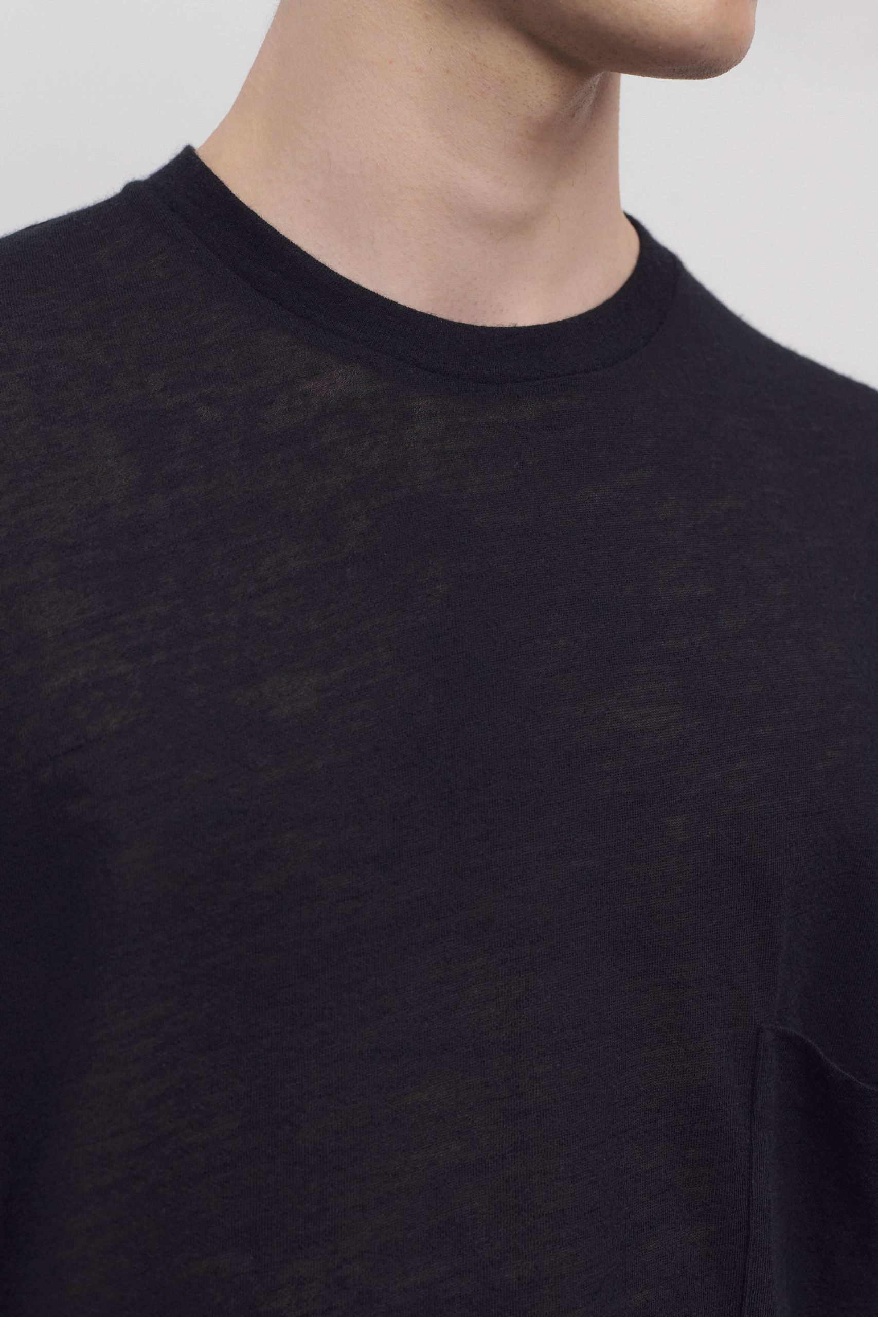Niels T-Shirt in Virgin Wool and Cashmere - Image 6